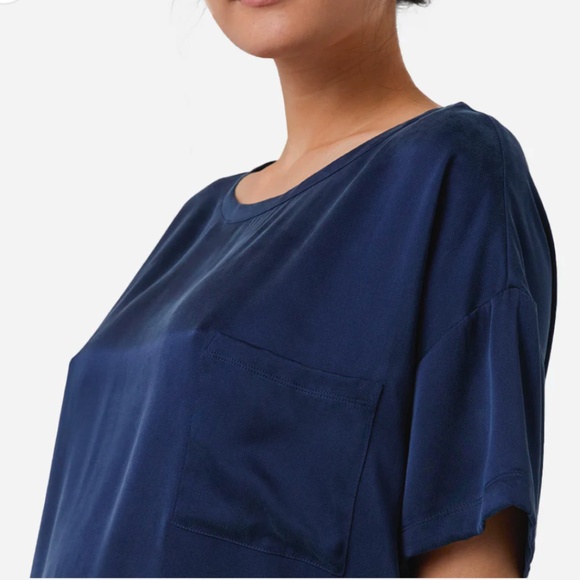 LUNYA NWOT Washable Silk Tee Pant Set in Deep Blue Size L - Picture 3 of 5